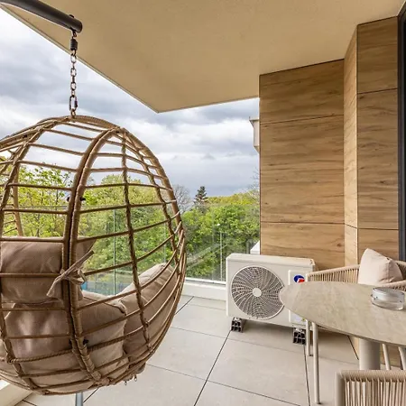 Apartman Azur Panorama 1br W/ Garage | 5 Min Walk To