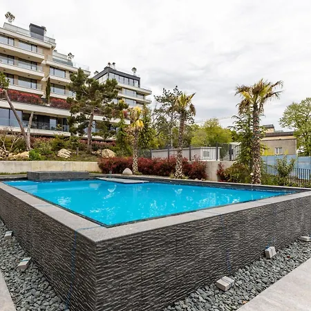 Azur Panorama 1br W/ Garage | 5 Min Walk To Apartman