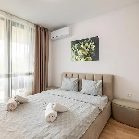 Azur Panorama 1br W/ Garage | 5 Min Walk To * Szent Konstantin és Elena