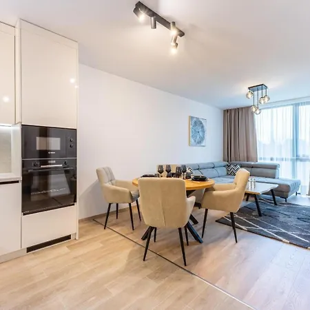 Azur Panorama 1br W/ Garage | 5 Min Walk To Apartman *