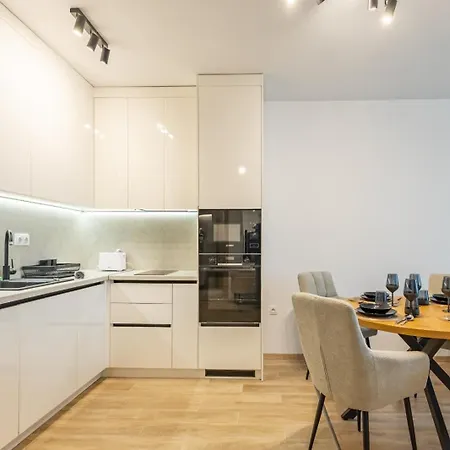 Azur Panorama 1br W/ Garage | 5 Min Walk To Apartman Szent Konstantin és Elena