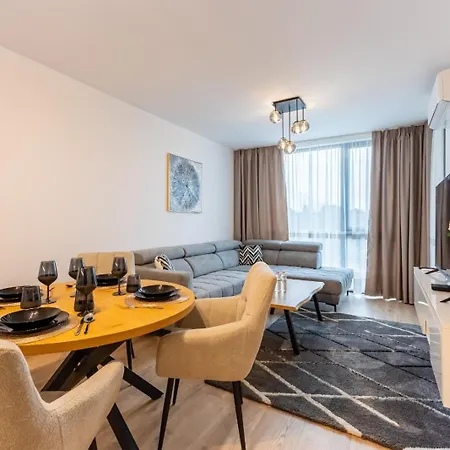 Azur Panorama 1br W/ Garage | 5 Min Walk To *
