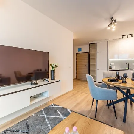 Azur Panorama 1br W/ Garage | 5 Min Walk To
