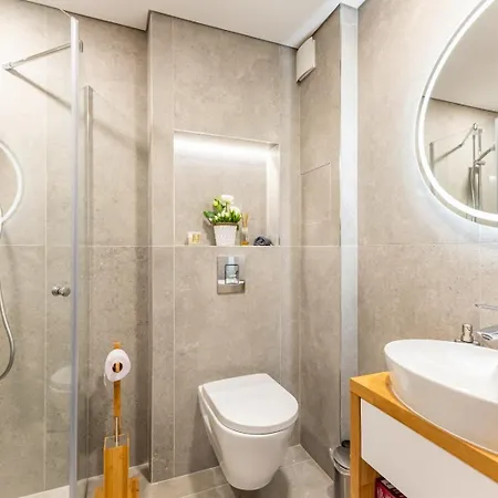Apartman Azur Panorama 1br W/ Garage | 5 Min Walk To *